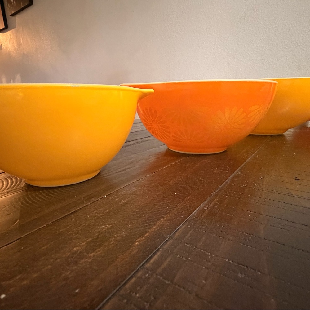 Vintage Pyrex Orange Mixing Bowls with Daisy Pattern - Home Party Supplies - Picture 3 of 3